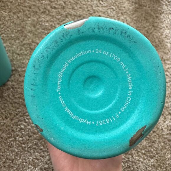 Hydroflask water bottles - Picture 3 of 3